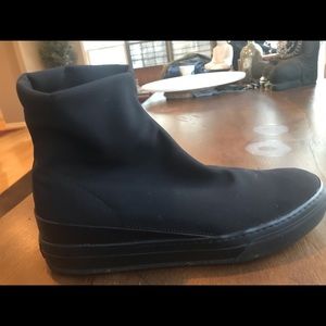 Tod’s stretch booties